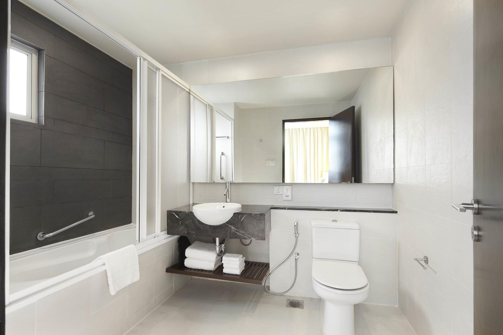 Parkroyal Serviced 5*